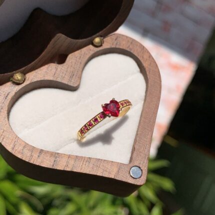 Anel Solitário Athenas Red Love Em Ouro 18k/750