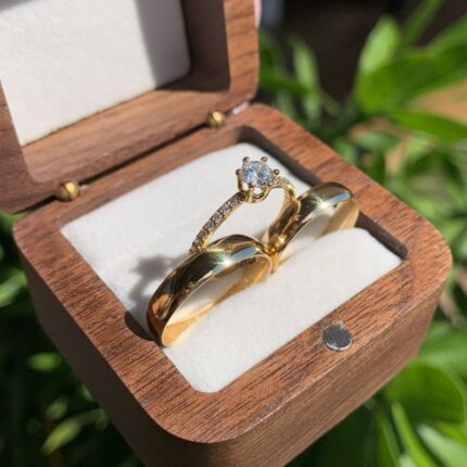 Trio de Alianças Abaulada 4mm + Anel Solitário Realeza em Ouro 18k/750