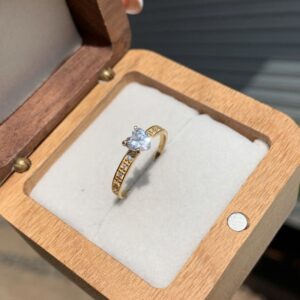 Anel Solitário Athenas  em Ouro 18k/750