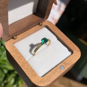 Anel Solitário Athenas Green em Ouro 18k/750