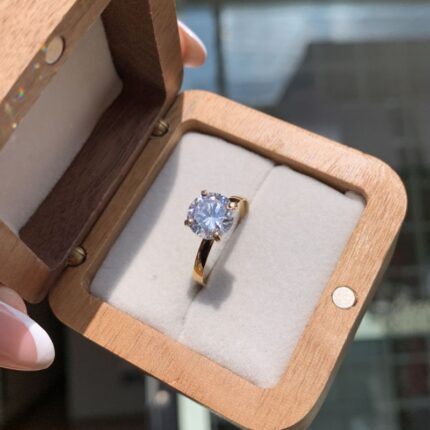 Anel Solitário Mavye em Ouro 18k/750