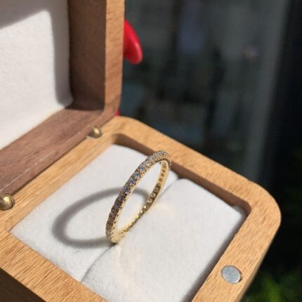 Aparador Cravejado a Volta Toda em Ouro 18k/750
