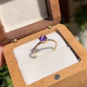 Anel Solitário Realeza Purple em Ouro 18k/750