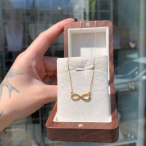 Corrente Feminina Veneziana com Pingente Fixo em Ouro 18k/750