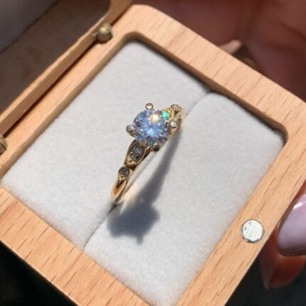 Anel Solitário Sol de Vênus em Ouro 18k/750