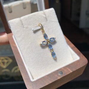 Pingente Cruz Cravejada em Ouro 18k/750