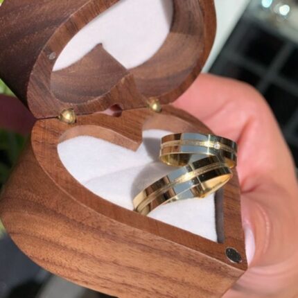 Par de Alianças Noronha 4,5mm em Ouro 18k/750