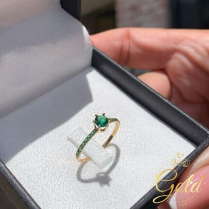 Anel Solitário Realeza Green em Ouro 18k/750