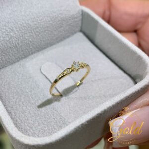 Anel Solitário Trinity em Ouro 18k/750
