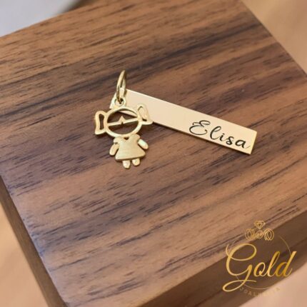 Pingente Plaquinha com Pingente Menina em Ouro 18k/750