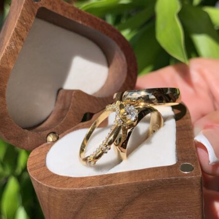 Trio de Alianças Abaulada 4,5mm + Anel Solitário Majesté em Ouro 18k/750