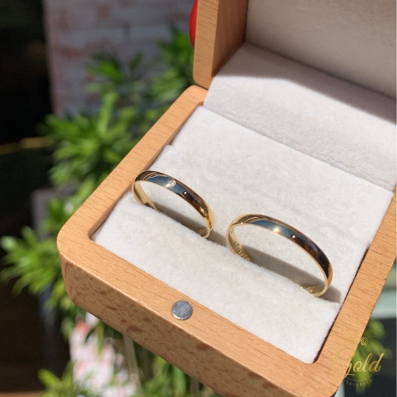 Par de Alianças Abaulada 2,5mm em Ouro 18k/750