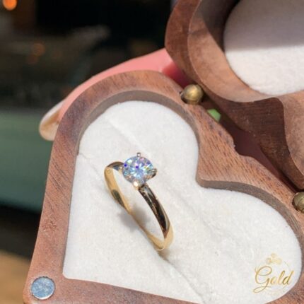 Anel Solitário Lírio com Moissanite em Ouro 18k/750