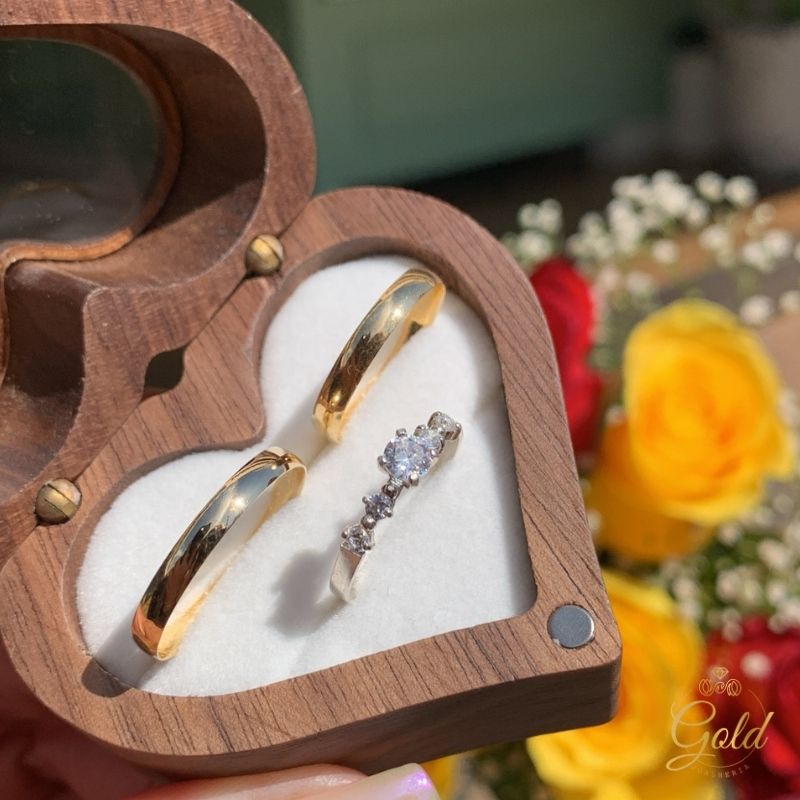 Trio de Alianças Abaulada 2,7mm em Ouro 18k/750 + Anel Solitário Ibiza em Prata 925