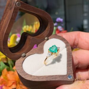 Anel Solitário Green Heart em Ouro 18K/750