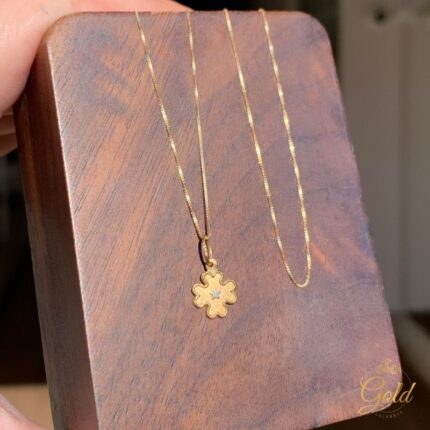 Corrente Feminina Veneziana com Pingente Trevo em Ouro 18k/750