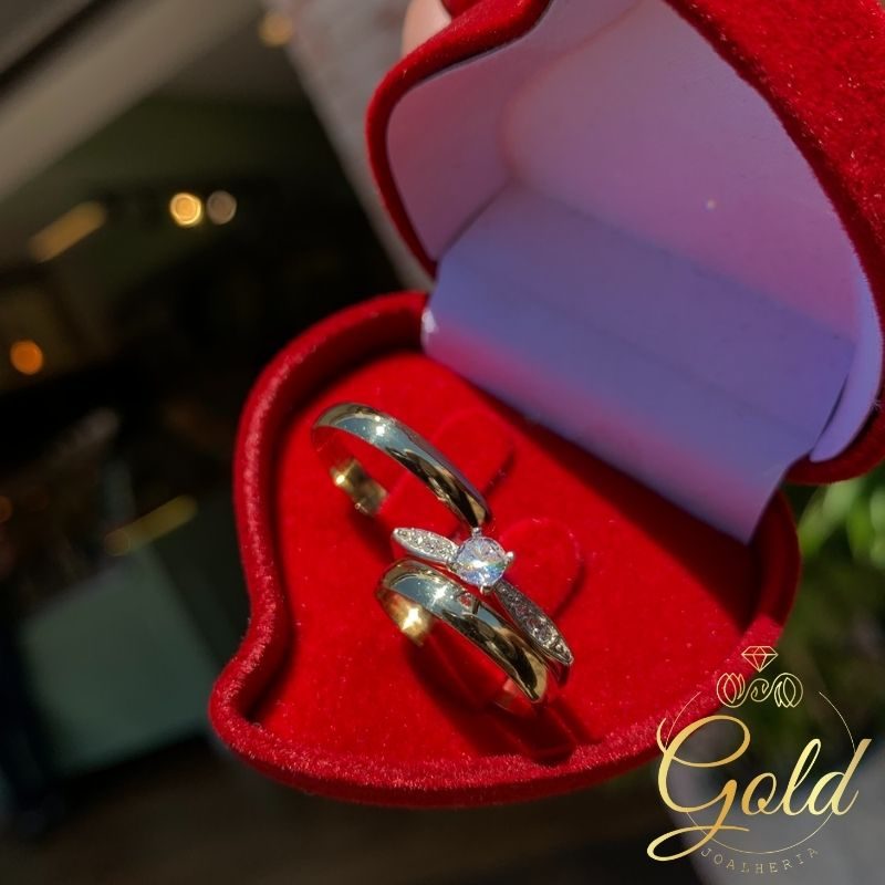 Amor em Dobro - Trio de Alianças Abaulada 3mm em Ouro 18k_750 + Anel Solitário Santorini em Prata 925 (2)