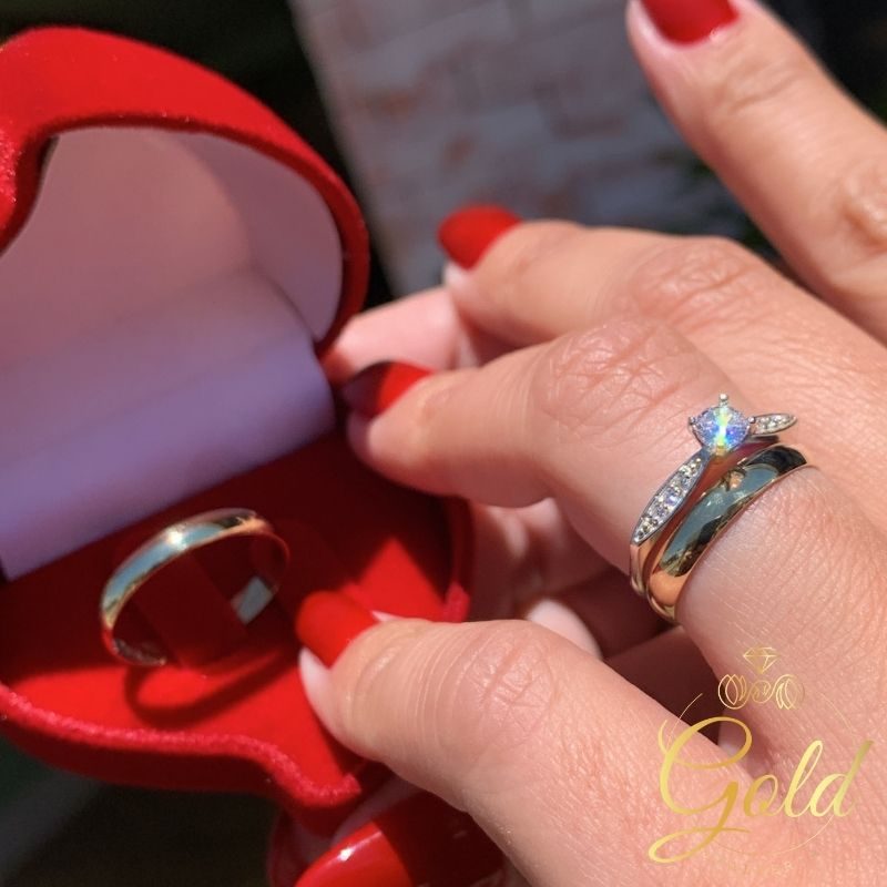 Amor em Dobro - Trio de Alianças Abaulada 3mm em Ouro 18k_750 + Anel Solitário Santorini em Prata 925 (3)