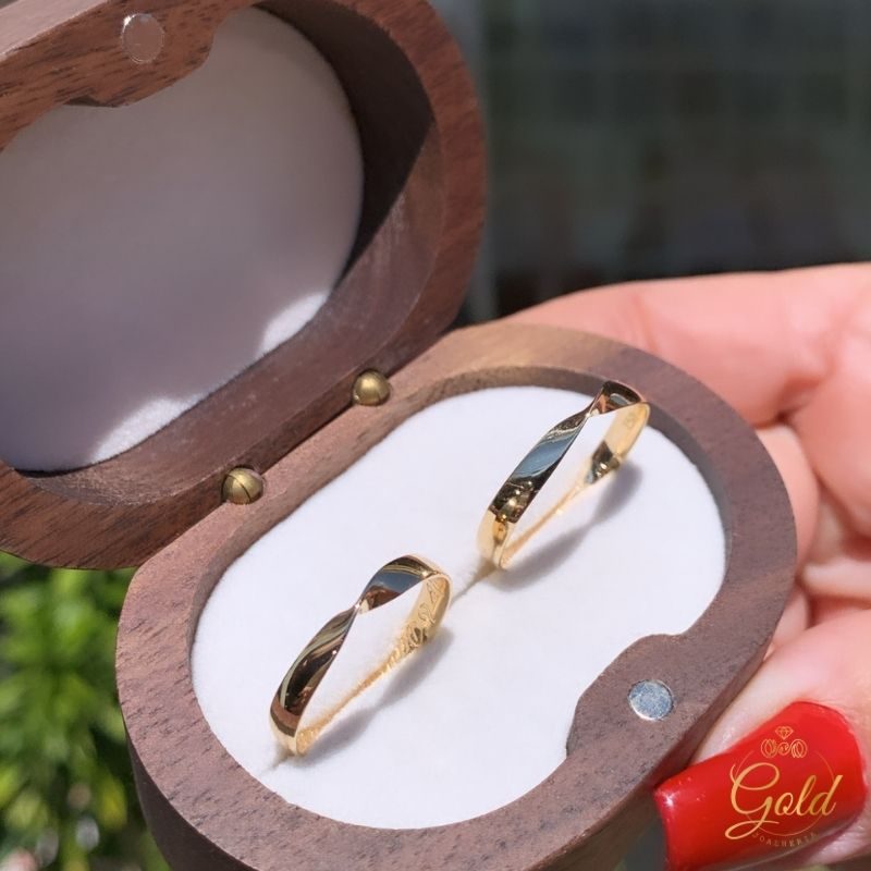 Anel Solitário Eternity com Pedra de Topázio Azul em Ouro 18k_750 (2)