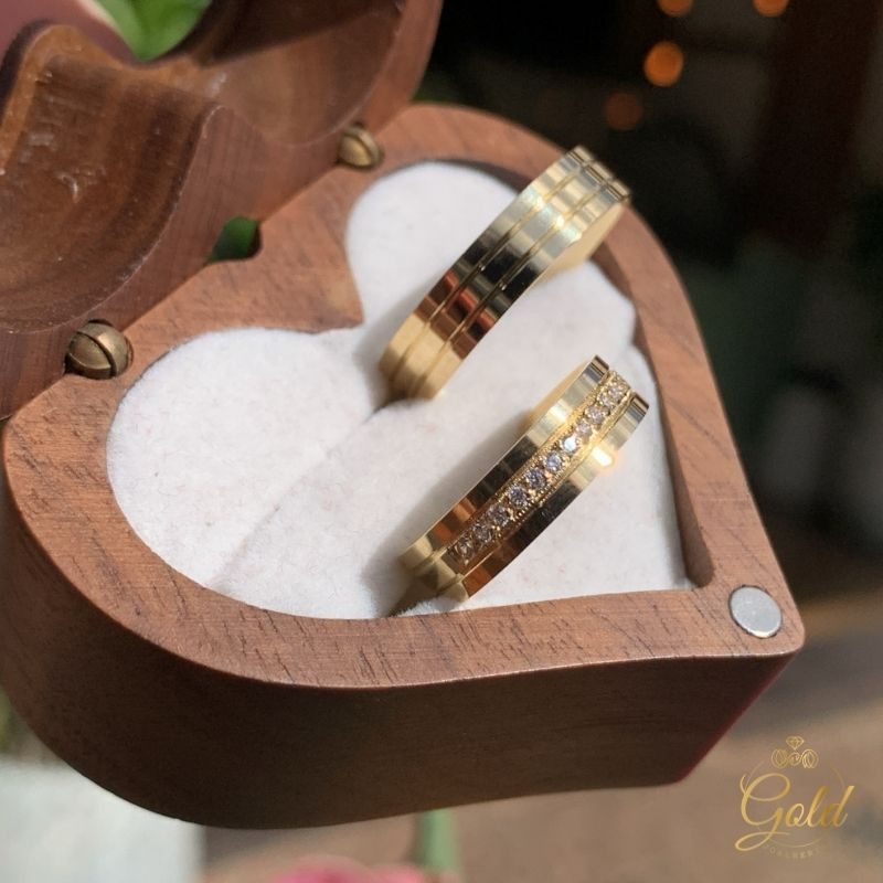 https___goldjoalheria.com.br_produto_par-de-aliancas-hope-5mm-em-ouro-18k-750 (2)